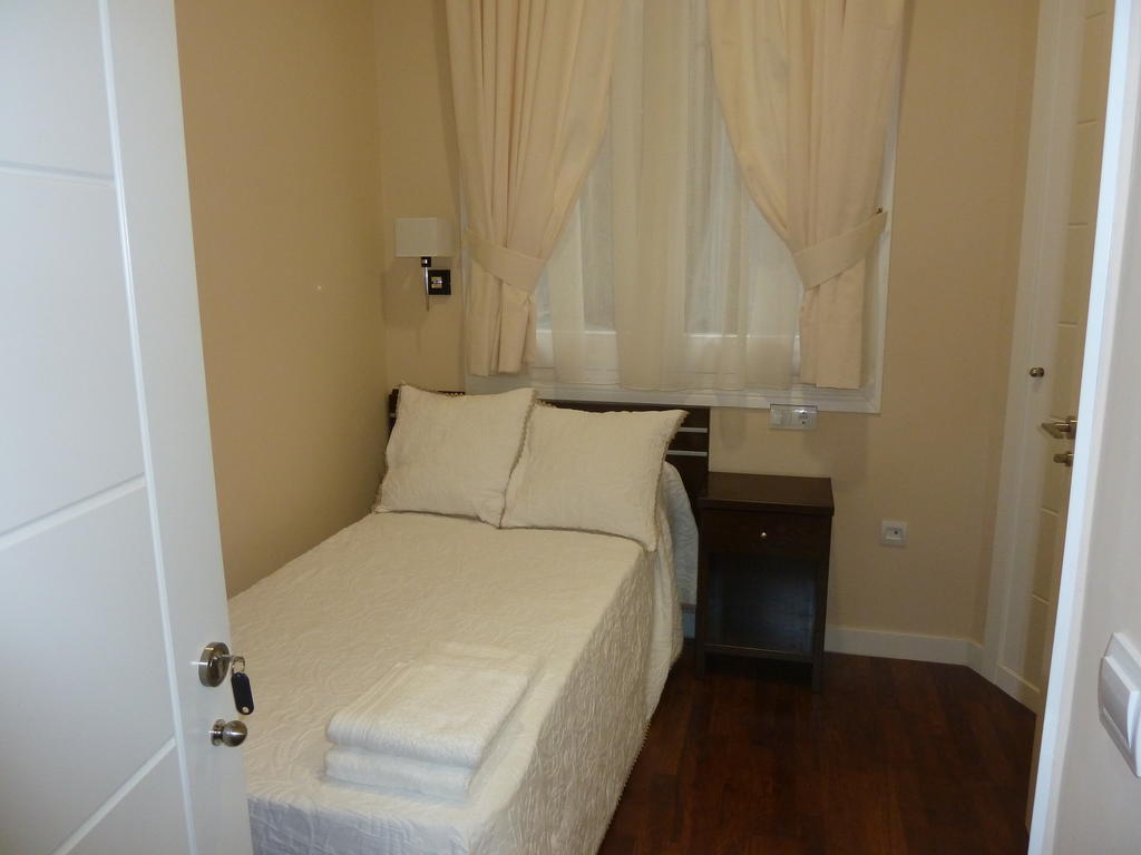 Single Room,249362509:JPEG